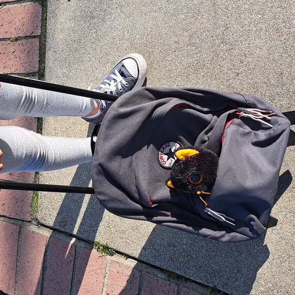 Converse Roll Backpack For Kids.. - Picture 3 of 11